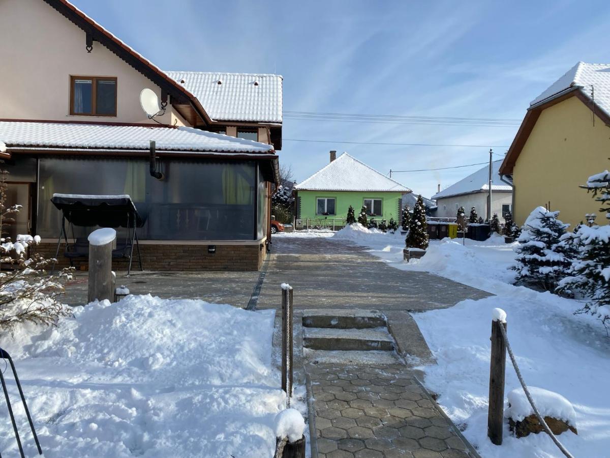 Andras Penzion Krasnohorske Podhradie Luaran gambar