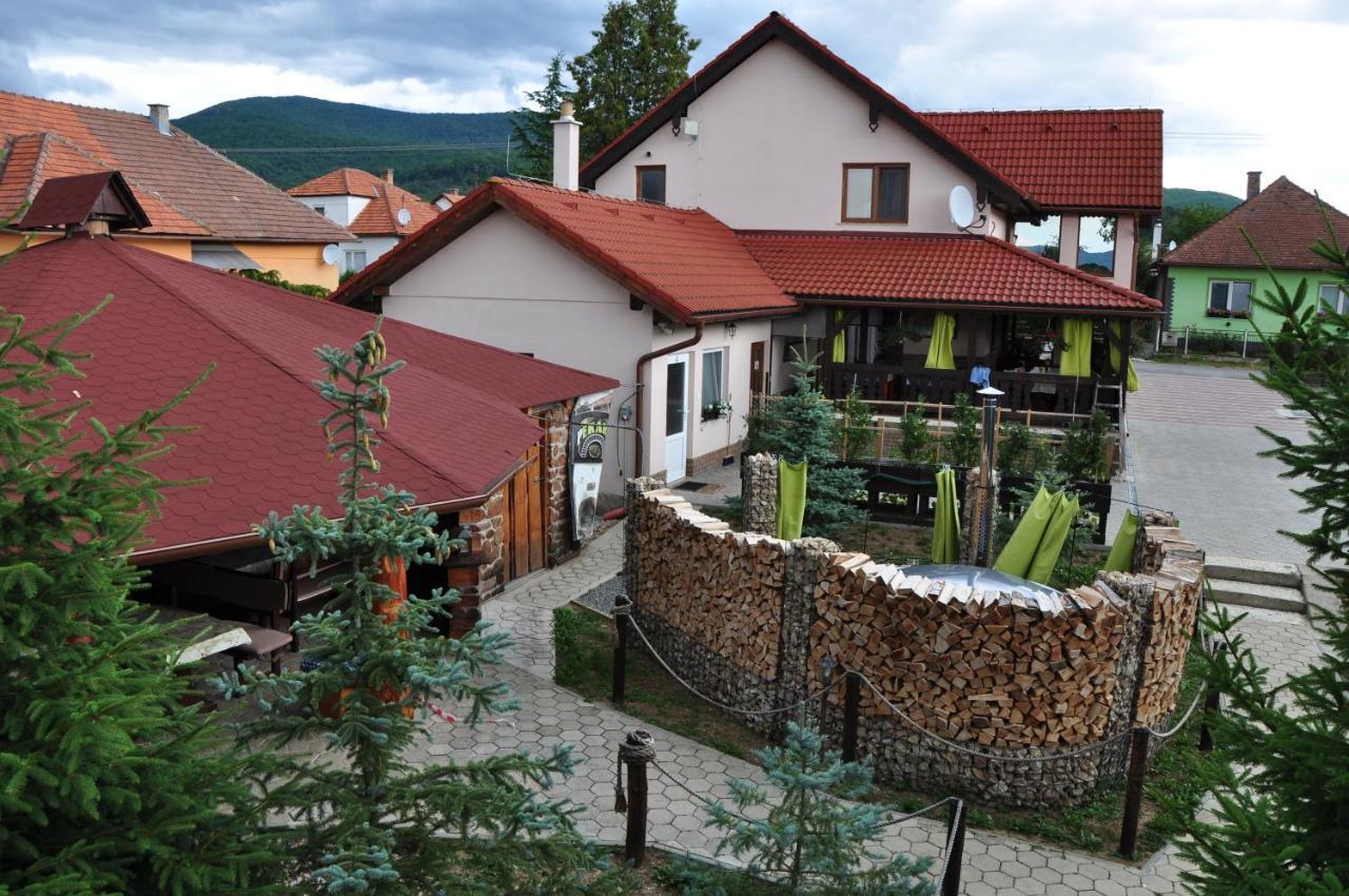 Andras Penzion Krasnohorske Podhradie Luaran gambar