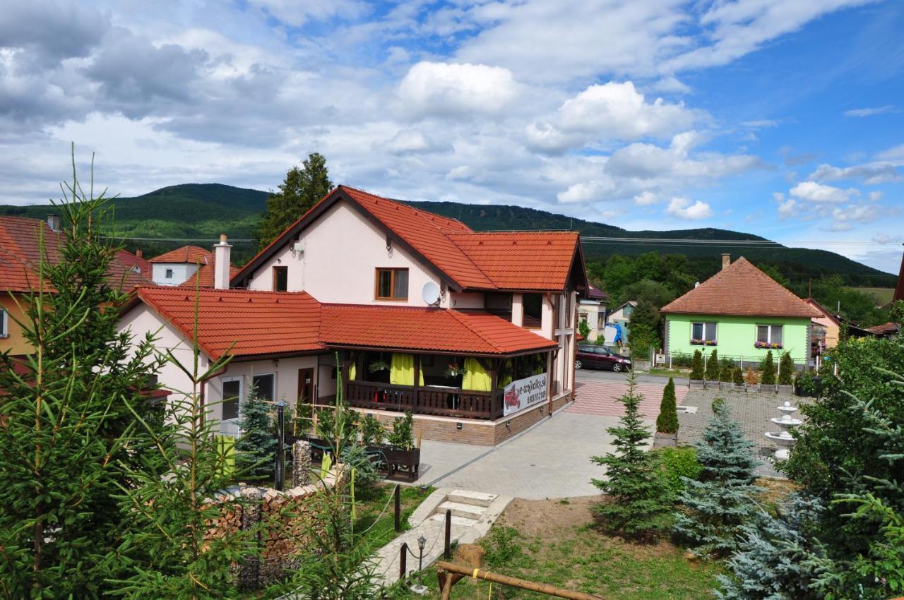Andras Penzion Krasnohorske Podhradie Luaran gambar