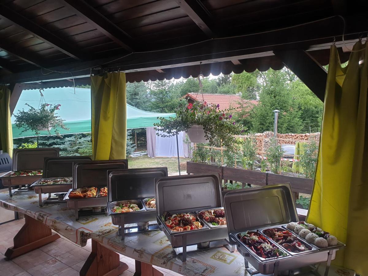Andras Penzion Krasnohorske Podhradie Luaran gambar