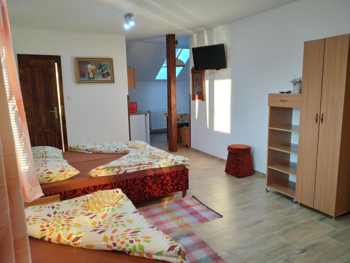 Andras Penzion Krasnohorske Podhradie Luaran gambar